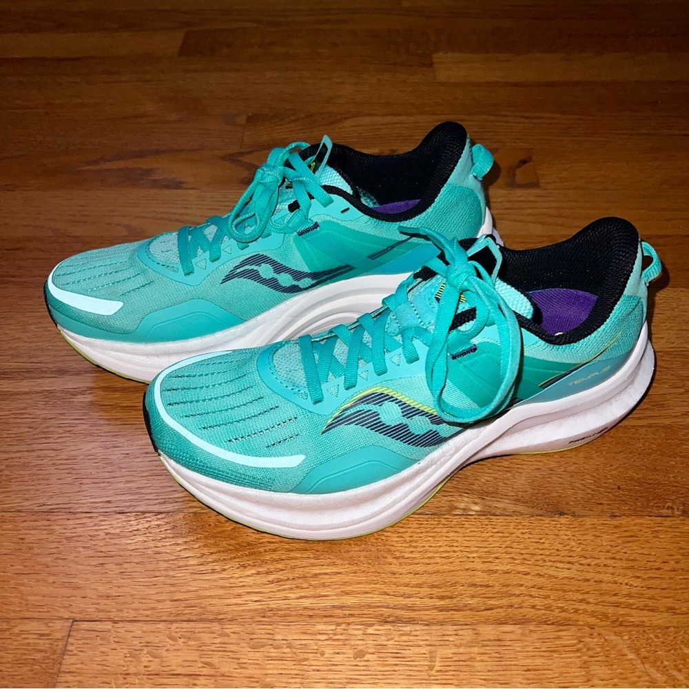 Saucony - Women's Tempus Running Shoe - Size 9 - Great Shape - $160